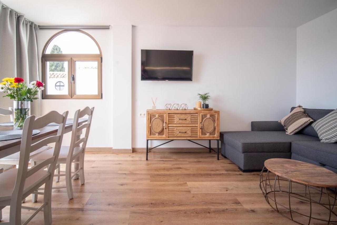 Freshly Renovated, Modern Penthouse Pueblo Evita! Benalmádena Esterno foto